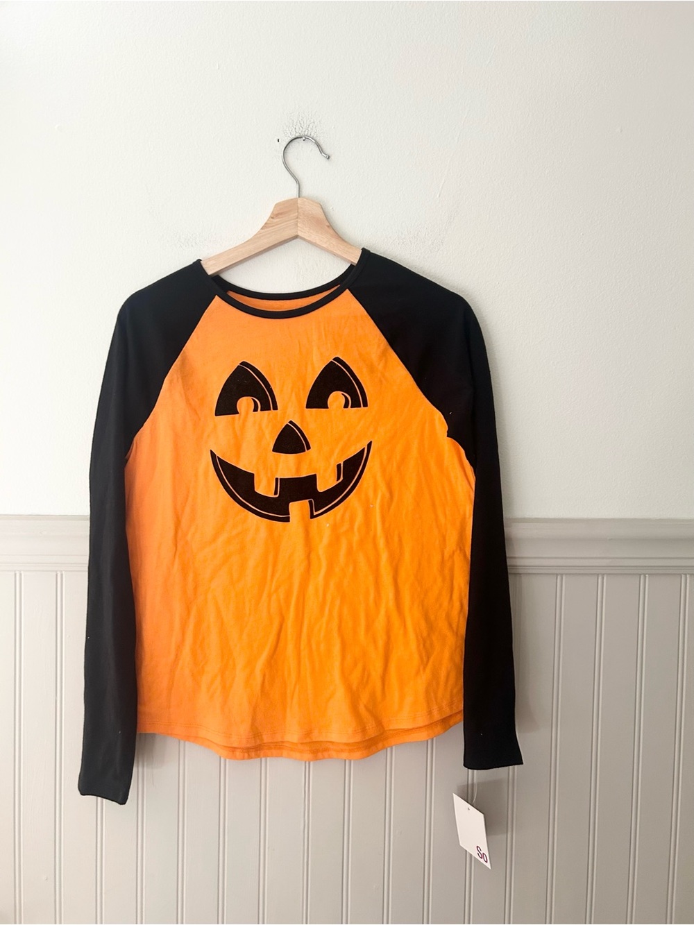 ⭐️ NEW SO Orange & Black Jack-O'-Lantern Raglan Long-Sleeve Tee Halloween
